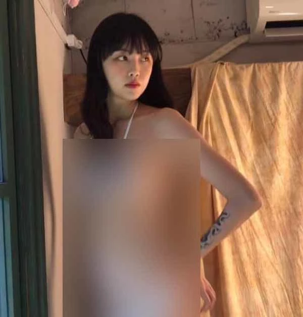 고말숙의 비키니 화보. 한 화보 판매 사이트에 올라온 사진이다.