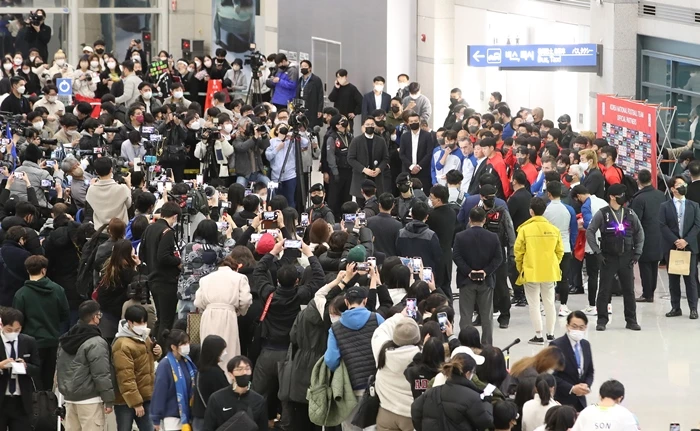 금의환향한 벤투 감독과 한국 축구대표팀 선수들