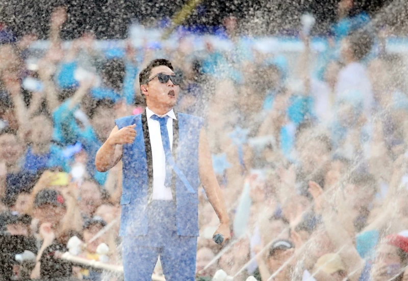 '흠뻑쇼' 공연 중인 싸이