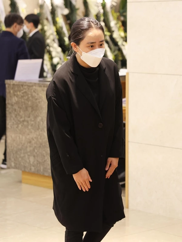 고 강수연 빈소를 방문했던 문근영