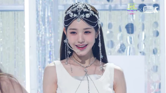 S.E.S 노래 'Love' 무대를 꾸민 장원영 / 유튜브 'KBS Kpop'