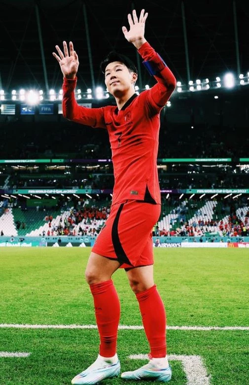 카타르 월드컵에서 안면골절에도 투혼을 발휘한 손흥민 / 손흥민 인스타그램