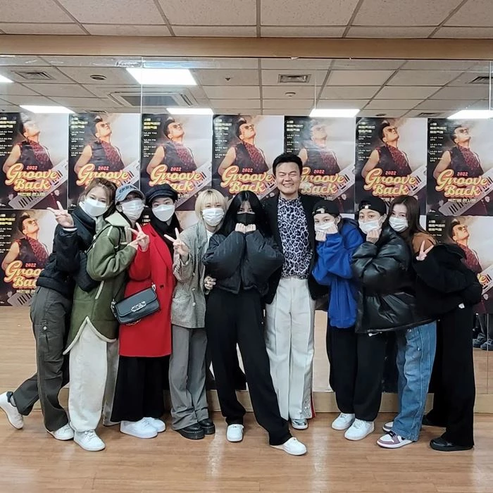 박진영 콘서트 현장 찾은 트와이스 멤버들 / 박진영 인스타그램