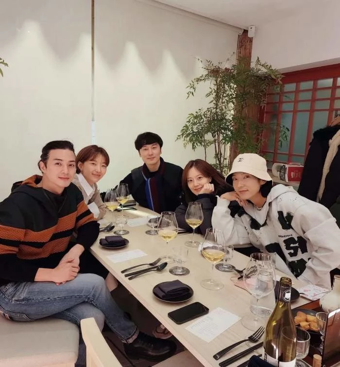 연말 모임 가진 '악의 꽃' 출연 배우들