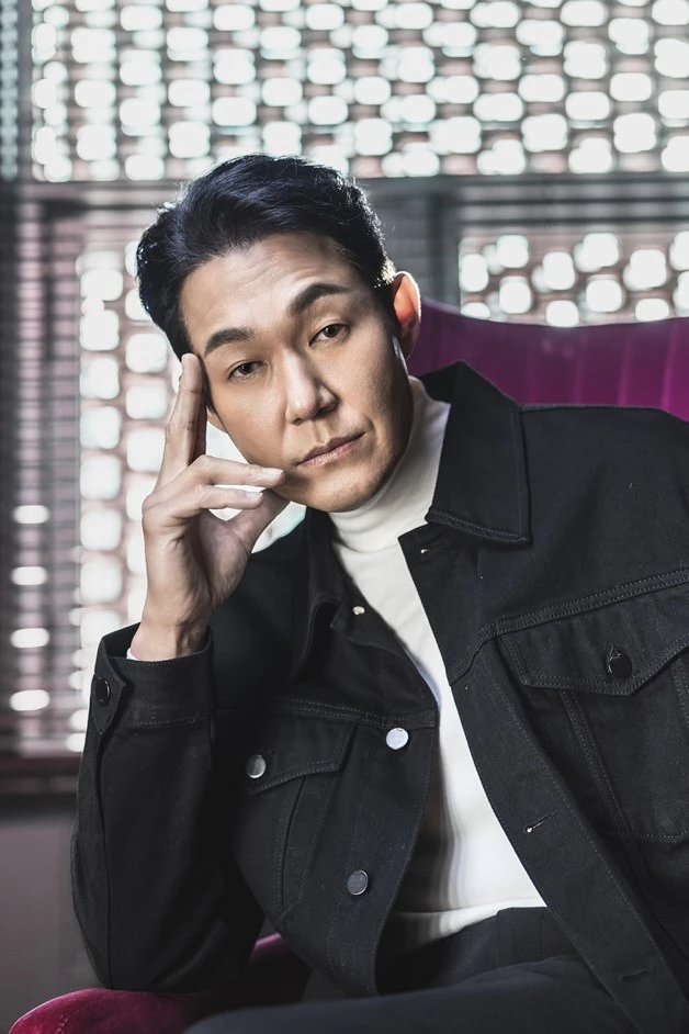 귀족 검사 출신 언터처블 대형 로펌 재벌 권도훈 역 열연한 배우 박성웅 / 이하 콘텐츠웨이브 제공