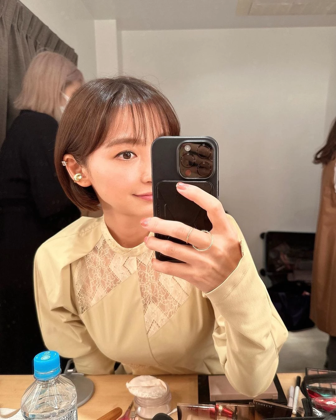2019년 3살 연하의 일반인 남자친구와 혼인 신고를 발표한 시노다 마리코