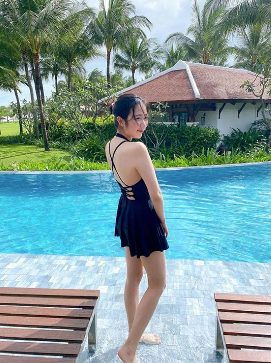 모델 포즈 선보인 옥순