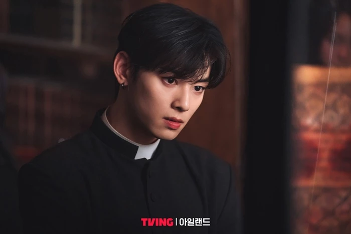 요한 역의 차은우