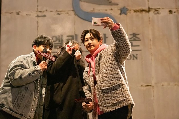 팬과 함께 소통하는 프로젝트 그룹 크러핀 (왼)김태형-지하용 / 이하 마운틴무브먼트 제공