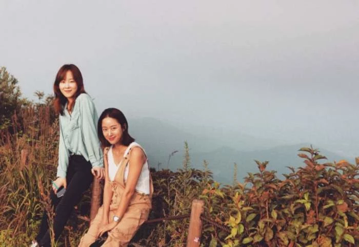 과거 SNS에 올라왔던 서현진, 전혜빈 여행 사진