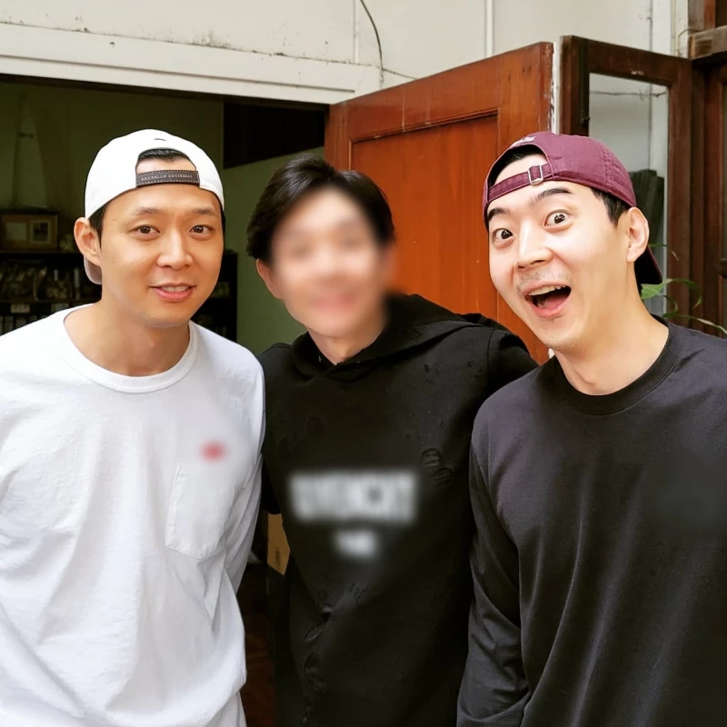그룹 동방신기, JYJ 출신 박유천(왼쪽)과 친동생인 배우 박유환(오른쪽)