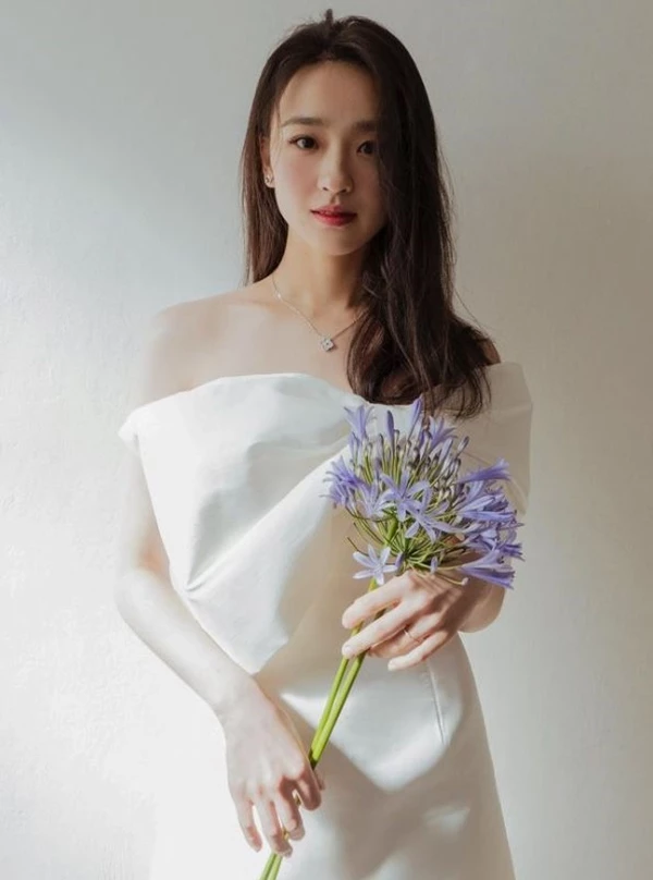 이하 손연재가 SNS에 올린 미공개 웨딩 화보