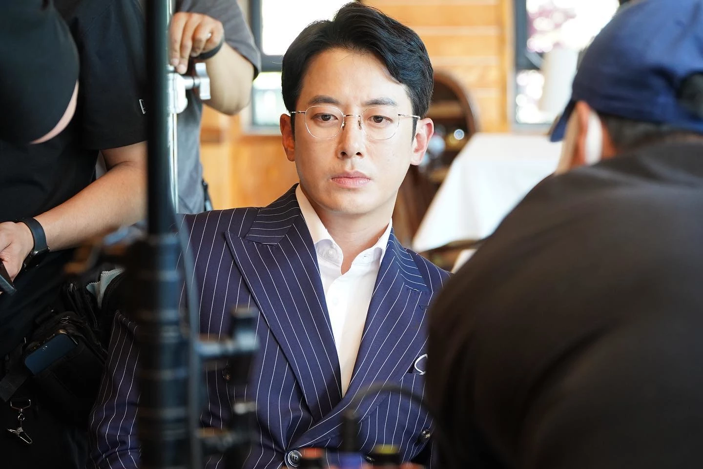 촬영 중인 배우 최필립