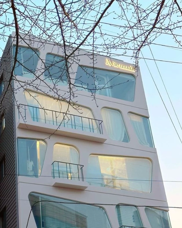 강민경, 지난해 6월 서울 마포구 합정동에 위치한 65억 원대 빌딩을 쇼핑몰 신사옥으로 매입