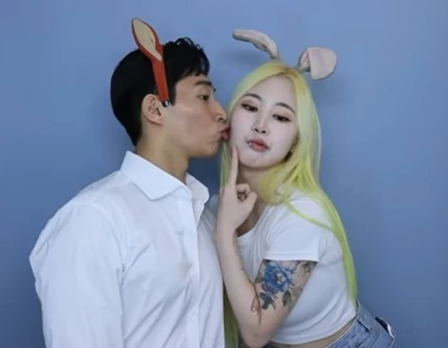 공개적으로 스킨십 즐기는 제이미♥구민철 커플