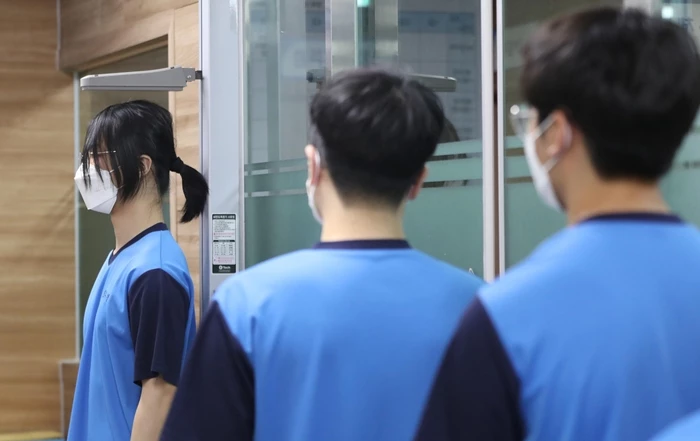 신체검사를 받는 입영 대상자들 / 뉴스1