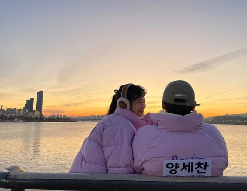 이하 다정한 시간을 보내고 있는 전소민, 양세찬