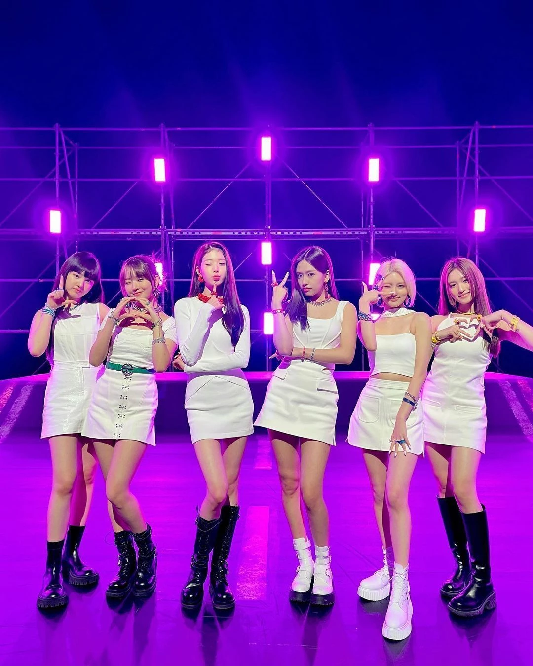 '아이브' 리즈, 레이, 장원영, 안유진, 가을 이서 / 이하 아이브 인스타그램