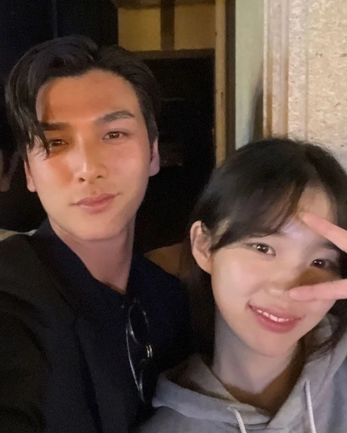 김세준이 12일 오후 SNS에 올린 이소이와의 투샷