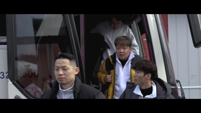 출연자들이 스튜디오에 도착했다.