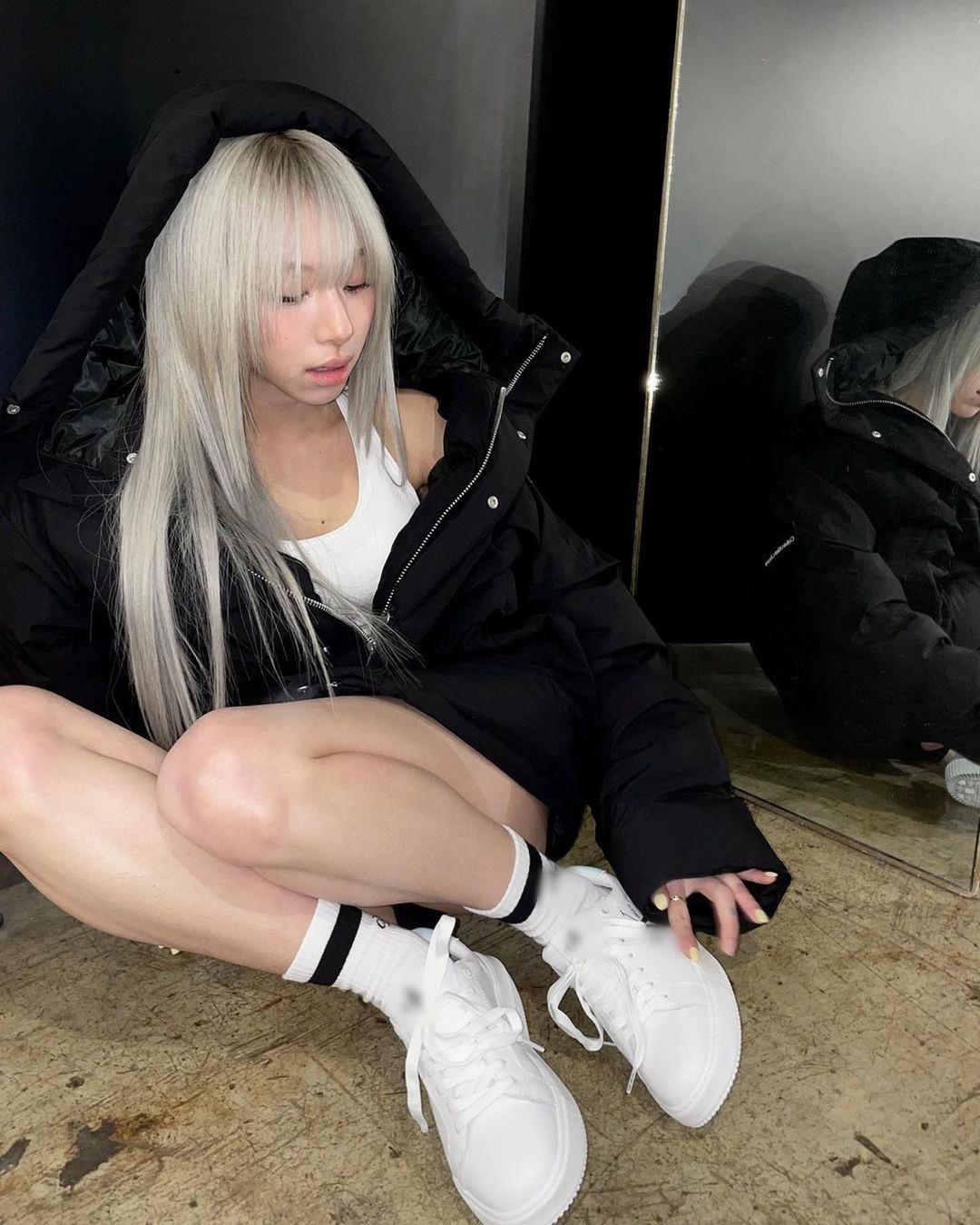 17일 채영이 공개한 패션 사진