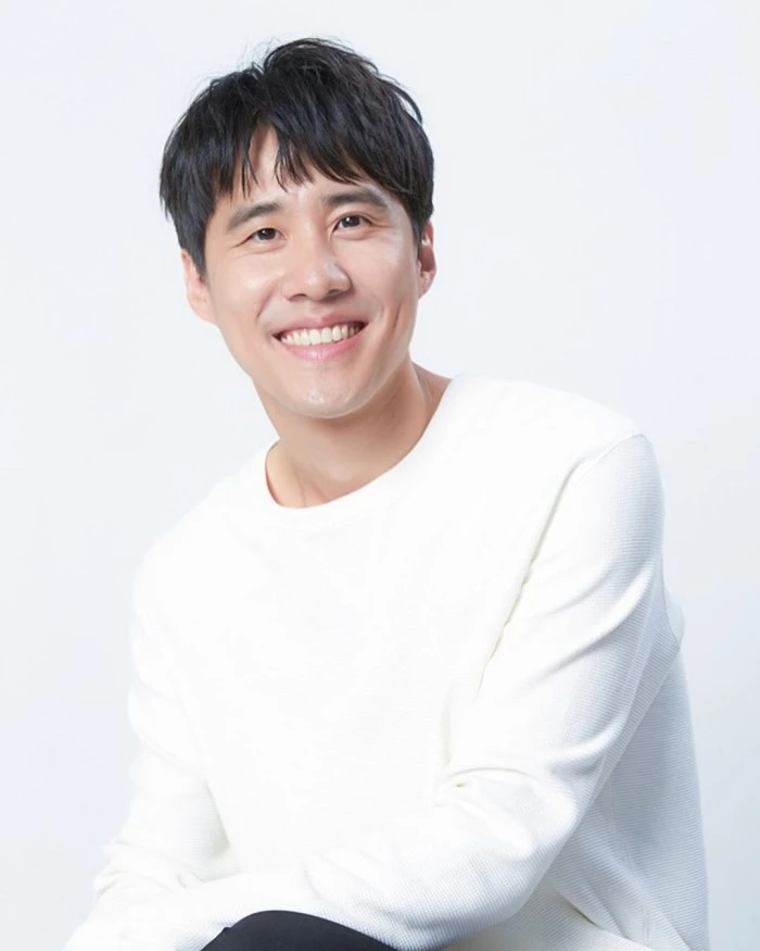 나철 프로필 사진 / UL엔터테인먼트