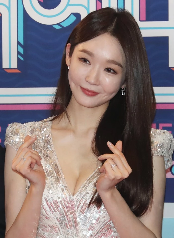 강민경
