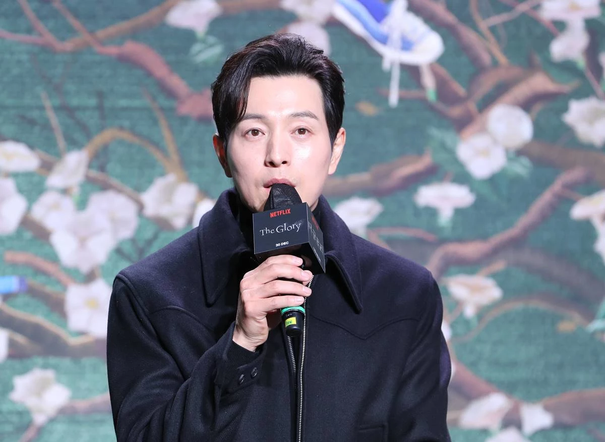극의 한 축을 담당한 정성일