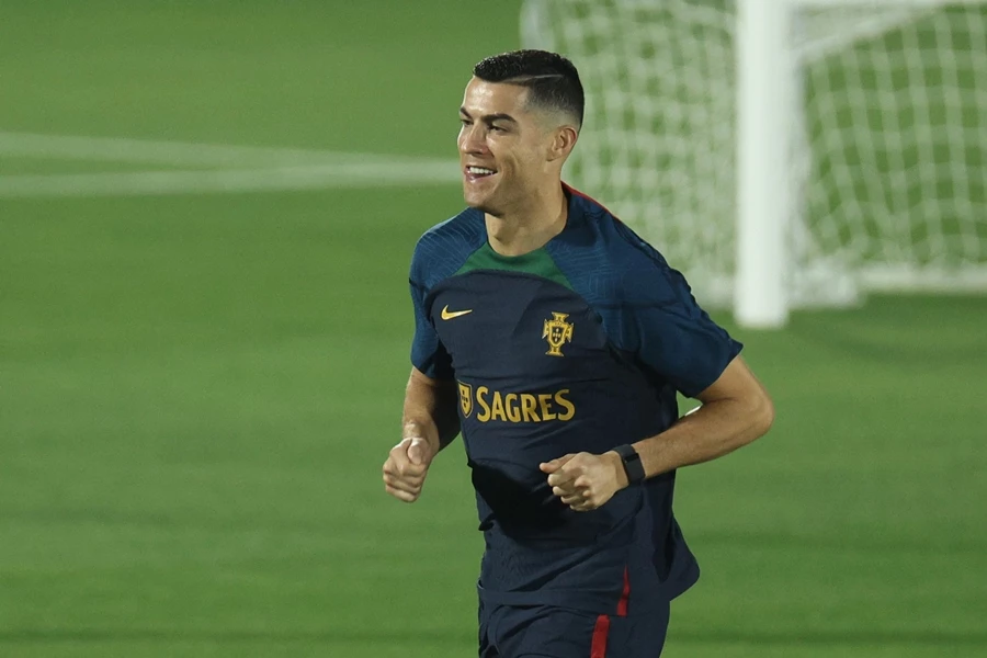 크리스티아누 호날두를 비롯한 포르투갈 축구대표팀이 지난해 11월 19일 오후(현지 시각) 카타르 알샤하니야 스포츠클럽에 마련된 훈련장에서 훈련하고 있다. / 뉴스1