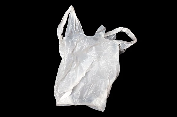 투명 비닐봉지 / Osugi, shutterstock.com