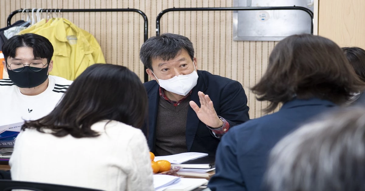 남한권 군수가 부서를 직접 방문해 진행하는 울릉군 주요업무계획 보고회 모습/울릉군