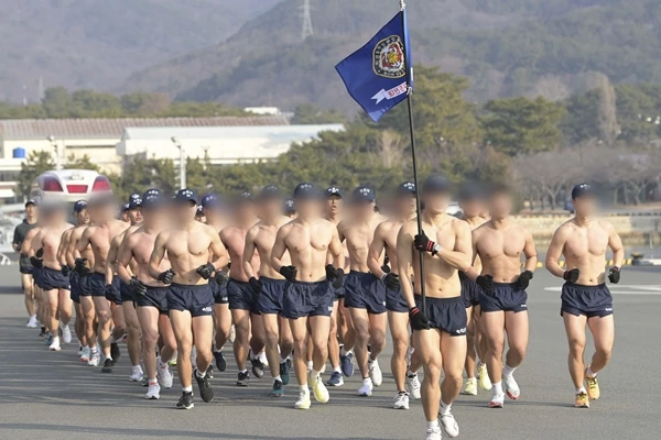 훈련 중인 장병들 / 이하 뉴스1