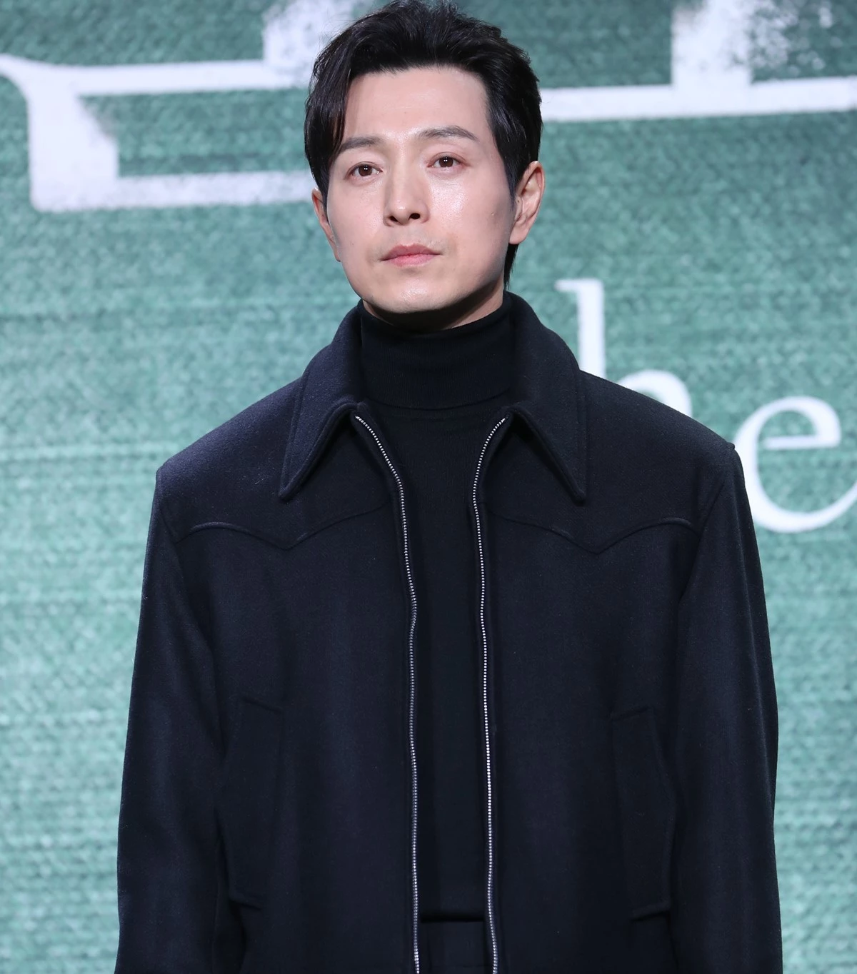 배우 정성일이 지난해 서울 종로구 JW 메리어트 동대문 스퀘어 서울에서 열린 넷플릭스 드라마 '더 글로리' 제작발표회에서 포즈를 취하고 있다. / 뉴스1