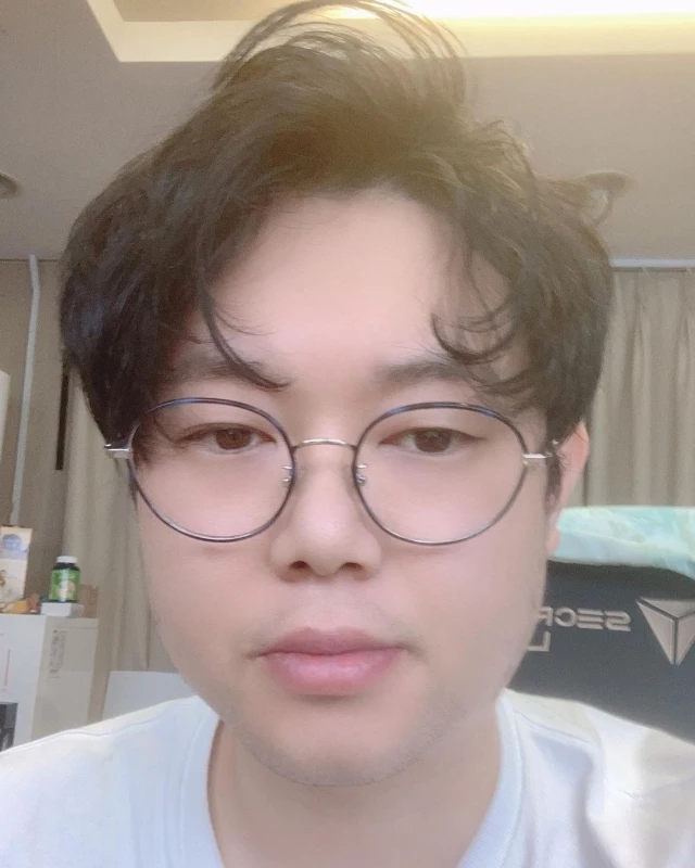 인터넷 방송인 감스트(김인직) / 감스트 인스타그램
