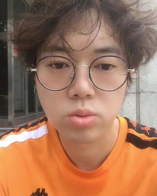 인터넷 방송인 감스트(김인직) / 감스트 인스타그램