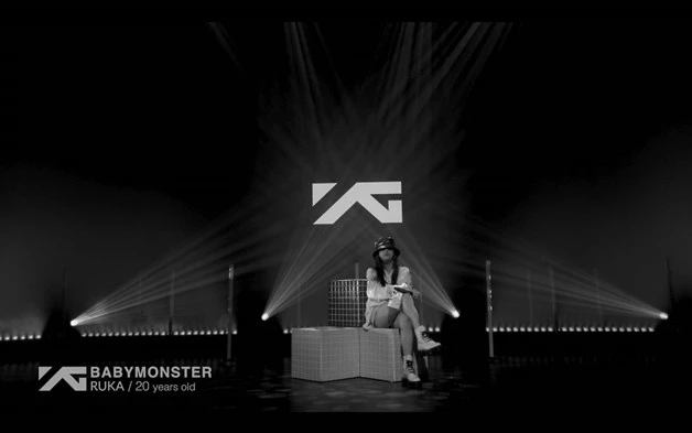 자신만의 그루브 느낌으로 스테이지 곳곳을 누비며 남다른 무대 장악력을 자랑한 루카