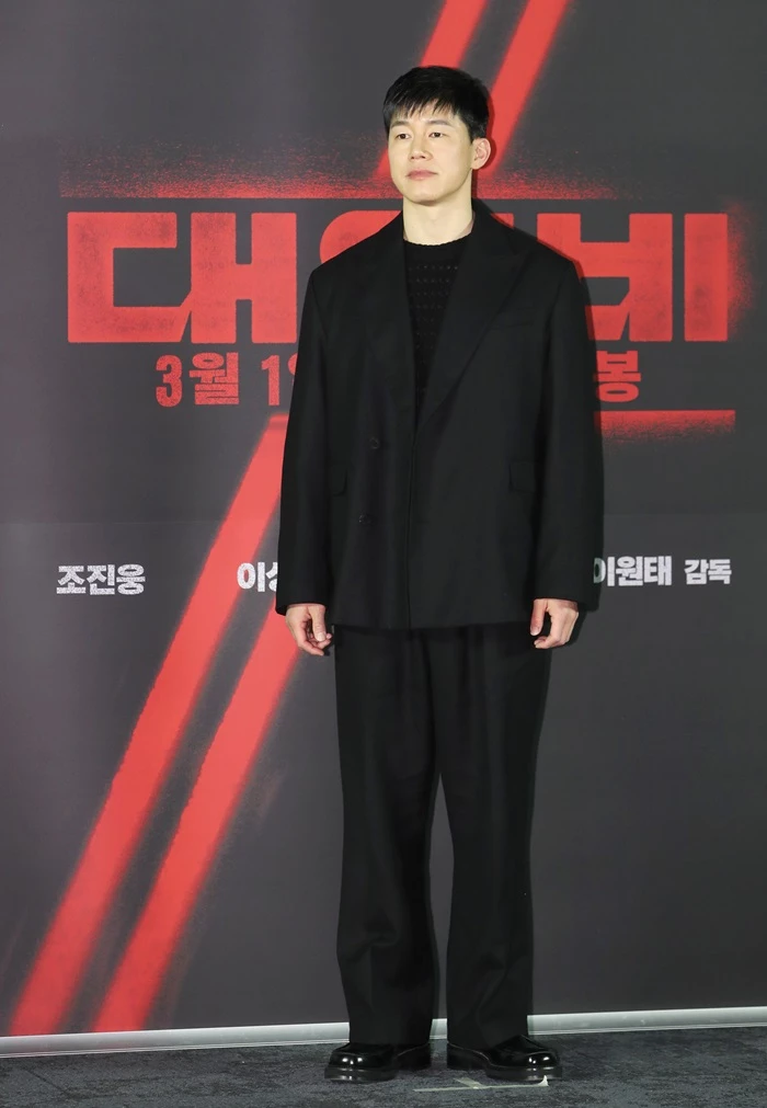배우 김무열이 2일 서울 성동구 메가박스 성수에서 열린 영화 '대외비' 제작보고회에서 포즈를 취하고 있다 / 뉴스1