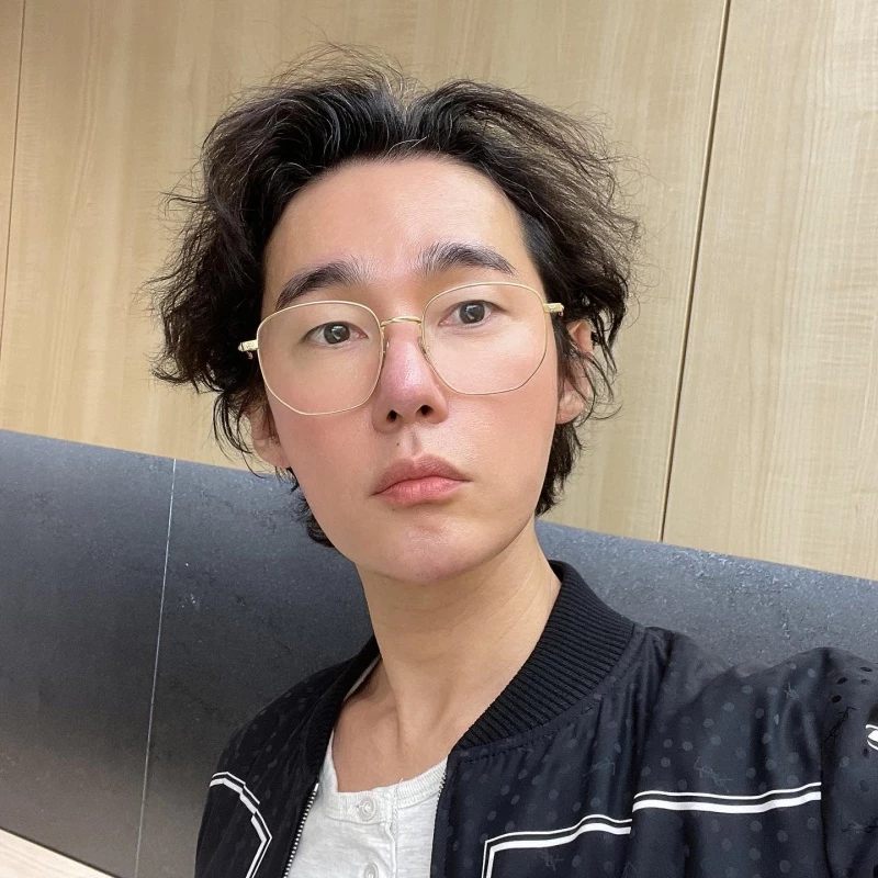 작가 겸 방송인 허지웅