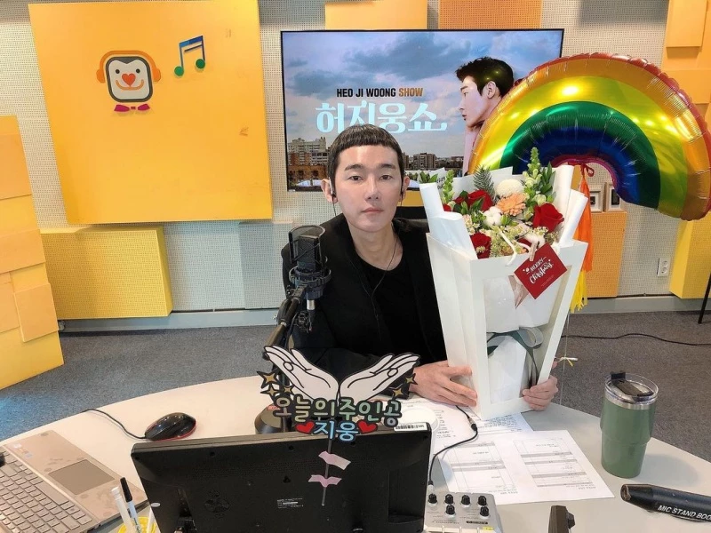 SBS 러브FM '허지웅쇼' DJ로 활약 중인 허지웅