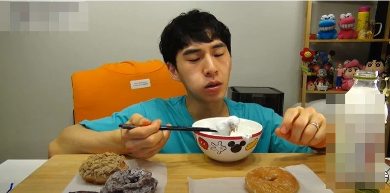 2022년 11월 29일 올라온 밴쯔 먹방 영상