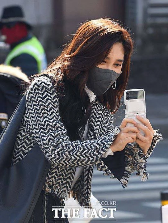 이부진 호텔신라 사장이 지난 8일 오후 서울 시내 한 중학교 열린 아들의 졸업식에 참석하고 있다.  / 더팩트 제공