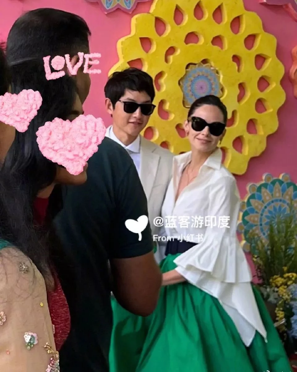 지난해 12월 인도네시아 발리에서 열린 한 결혼식에 참석했을 당시 송중기-케이티 커플 / 웨이보