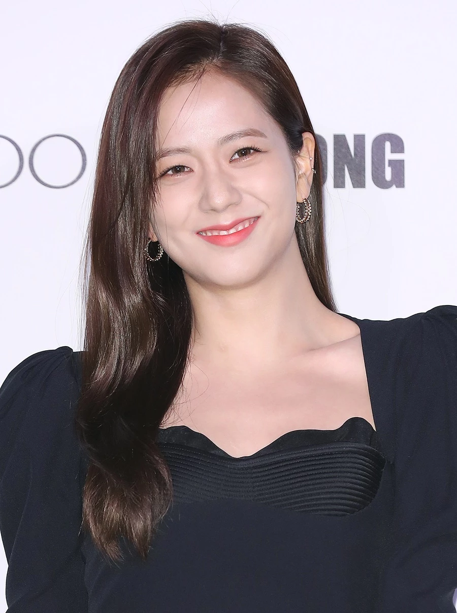 블랙핑크 지수가 2020년 1월 9일 오후 서울 강남구 영동대로 드레스 가든에서 열린 초호화 액세서리 브랜드의 사진 촬영 행사에 참석해 포즈를 취하고 있다. / 이하 뉴스1
