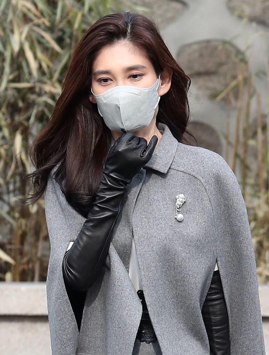 단아하면서도 우아한 스타일링 선보인 이부진 호텔신라 사장