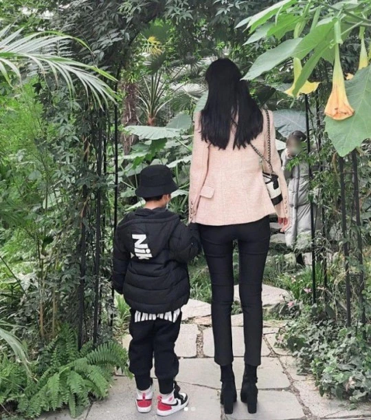 야옹이와 그의 아들 / 이하 야옹이 인스타그램