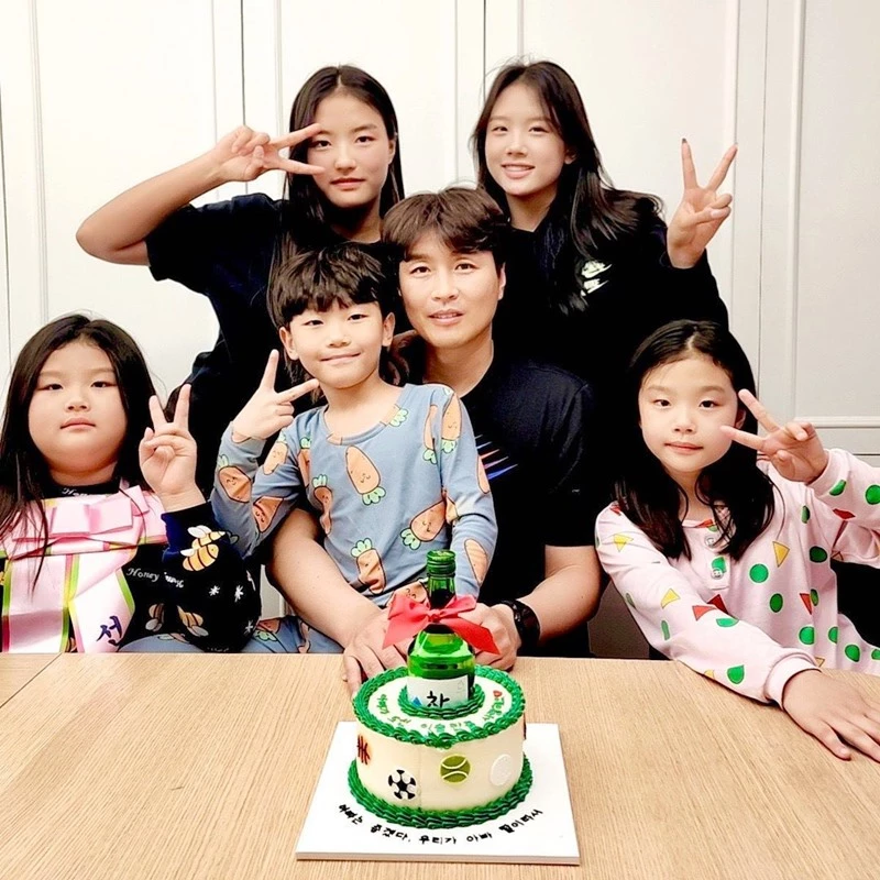 이동국과 5남매가 함께 찍은 사진이다.