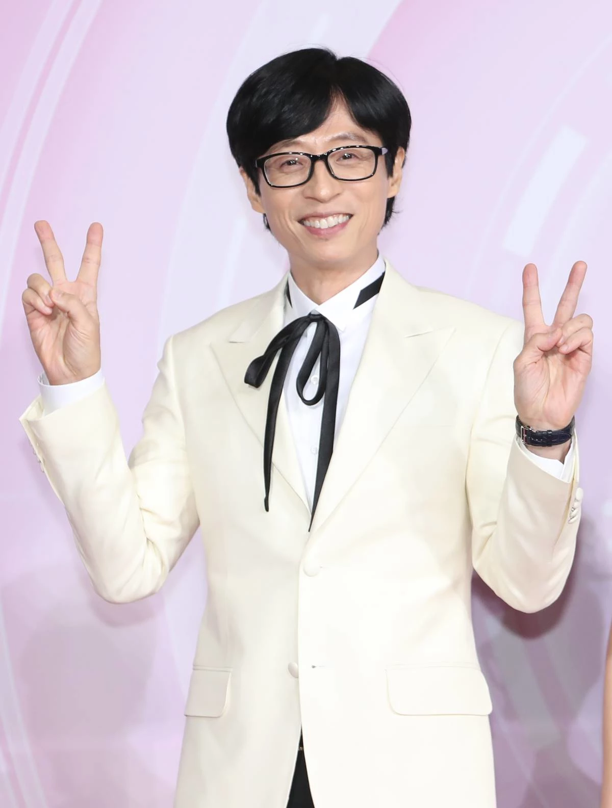 '런닝맨' 유재석이 지난해 12월 17일 서울 마포구 SBS프리즘타워에서 열린 예능인들의 축제 ‘2022 SBS 연예대상’ 레드카펫 행사에서 포즈를 취하고 있다. / 이하 뉴스1