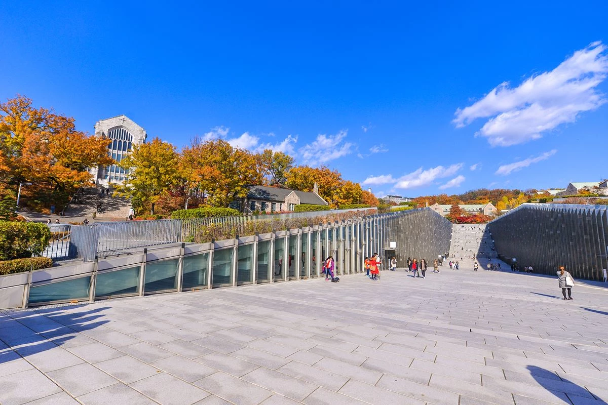 이화여대 풍경 사진 / kikujungboy CC-shutterstock.com