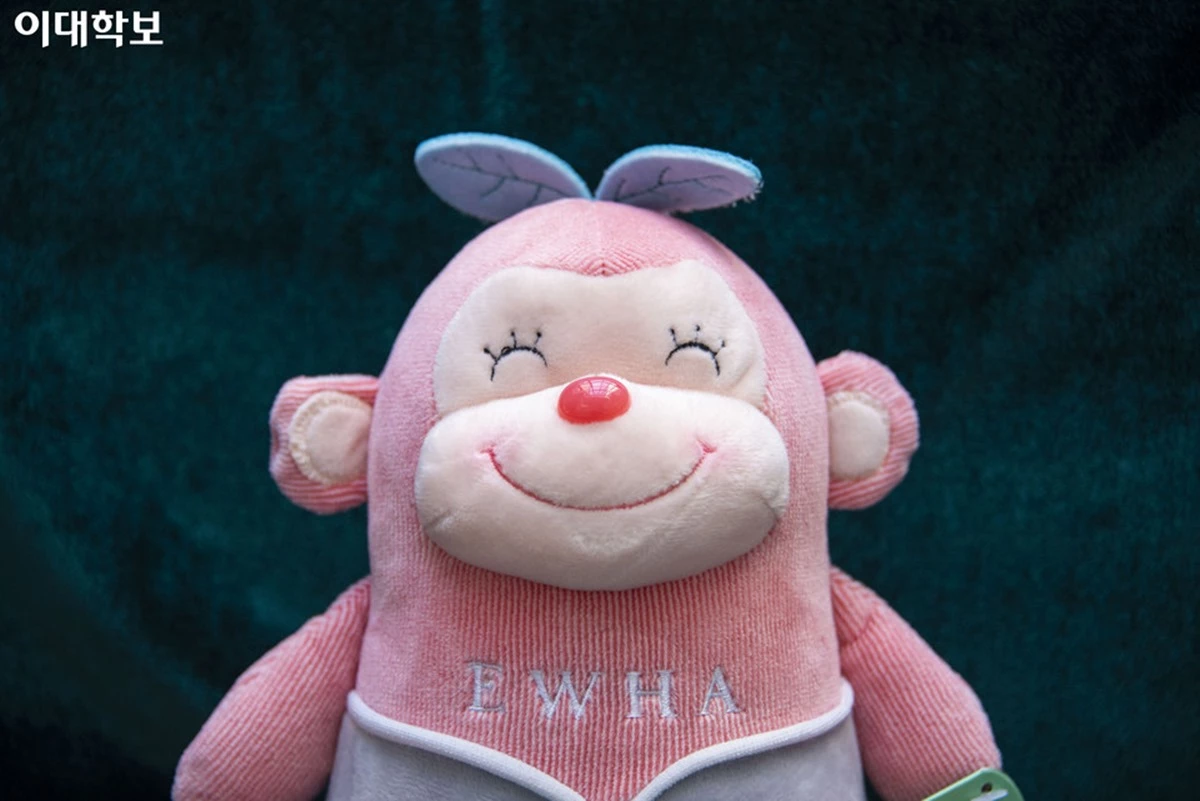 16학번 신입생을 위한 원숭이 인형이다.