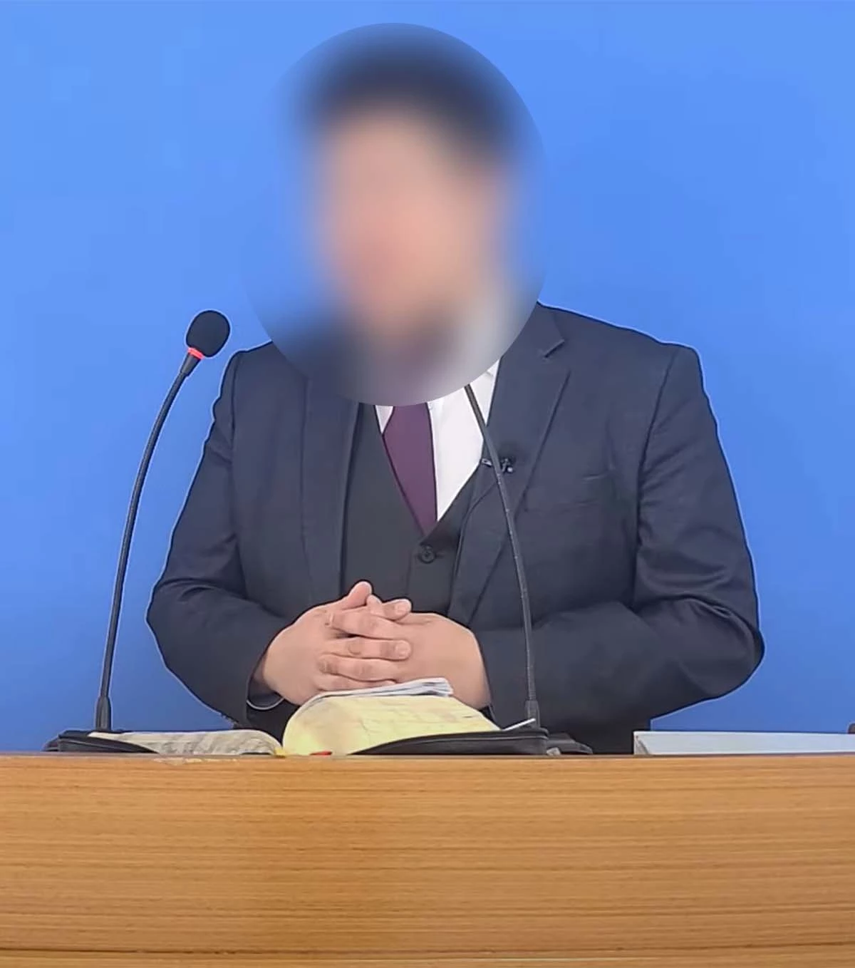 3·1절에 세종시의 한 아파트에 일장기를 게양한 목사     L씨의 유튜브 설교 모습. 대한제국이 일본 제국주의의 식민지가 되면서 본격적으로 근대의 길을 걸었다고 주장하고 있다. S교회 유튜브 영상을 캡처한 사진이다.